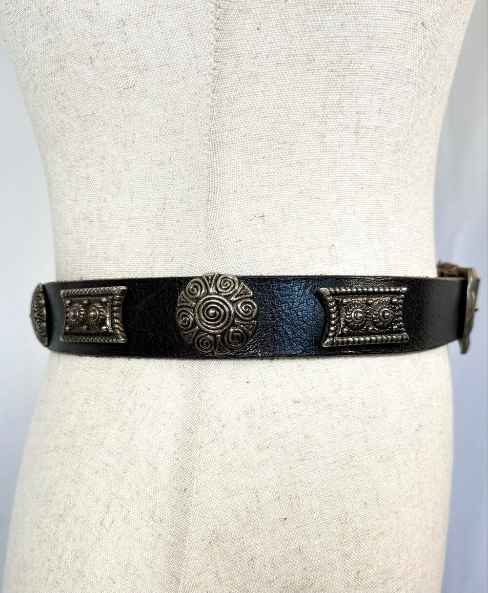 Conch Belt Black Leather Floral Aztec Silver Tone Patina Women’s Size S
